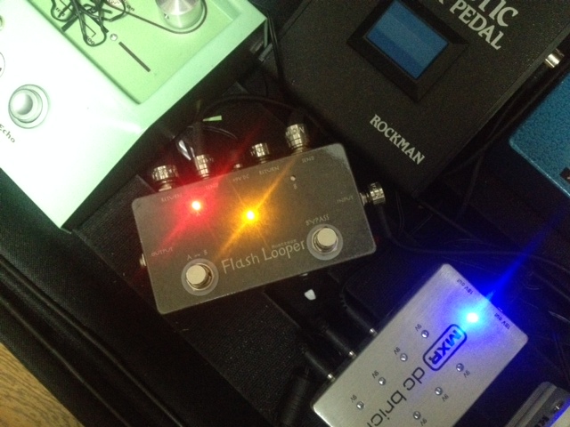 Montreux Retrovibe Flash Looper