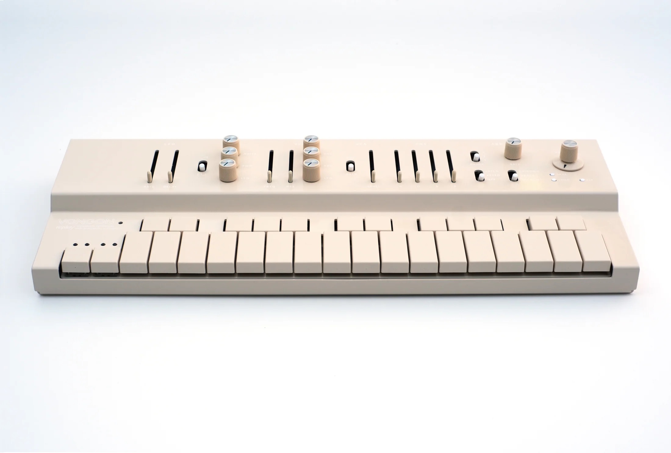 VONGON Replay polyphonic synthesizer with multi-mode arpeggiator