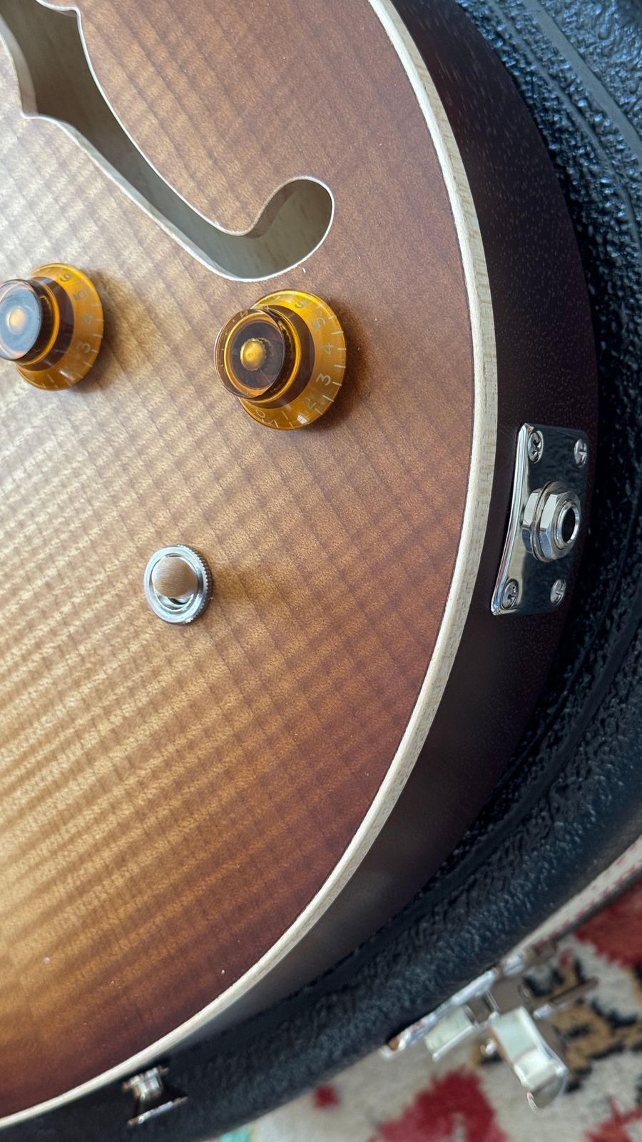 Fibenare Single-Cut Montreux Semi-Hollowbody Rahan