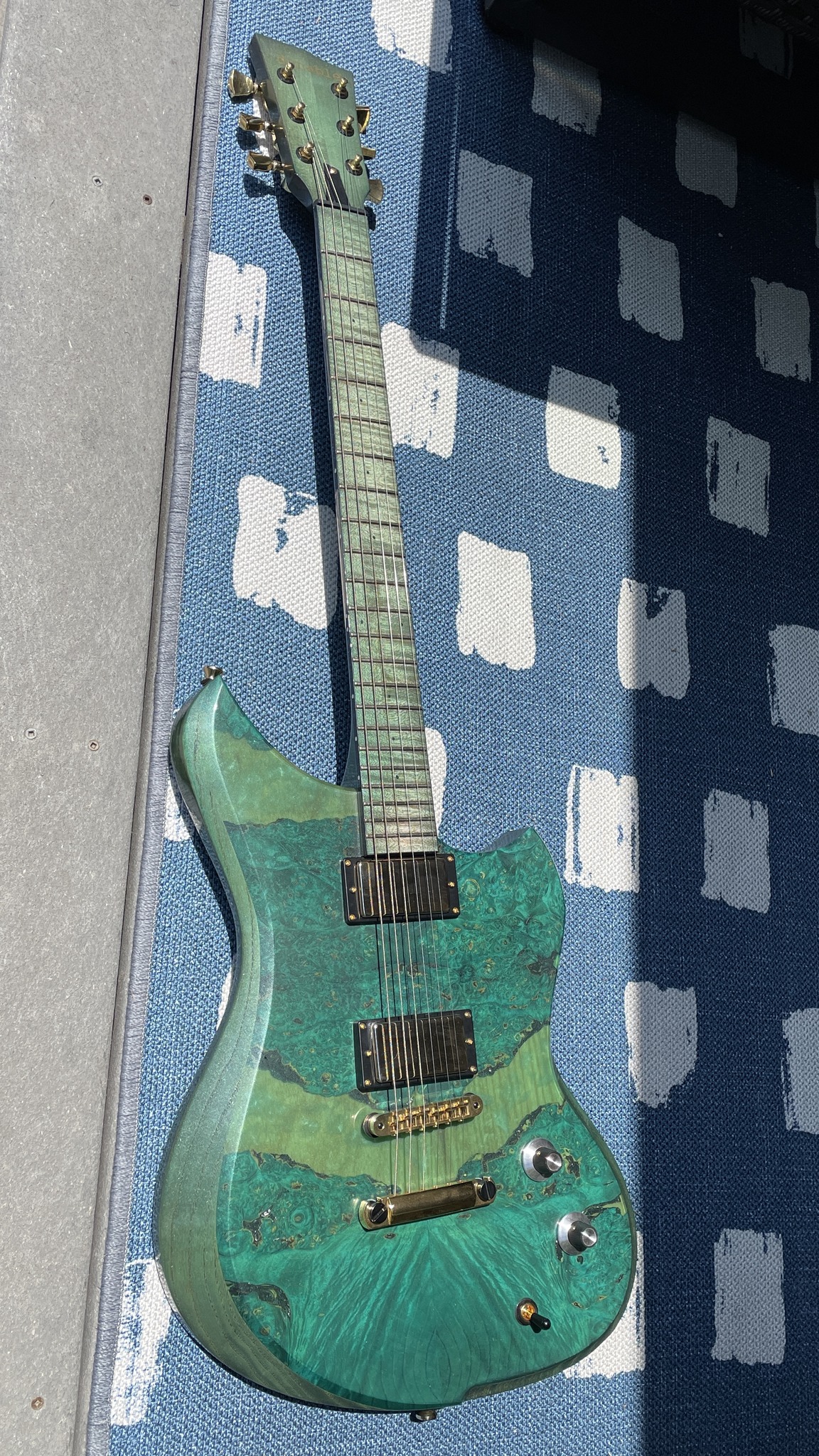 Dunable Guitars Custom Yeti