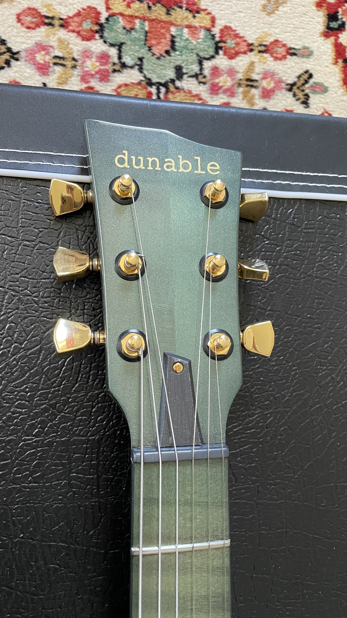 Dunable Guitars Custom Yeti