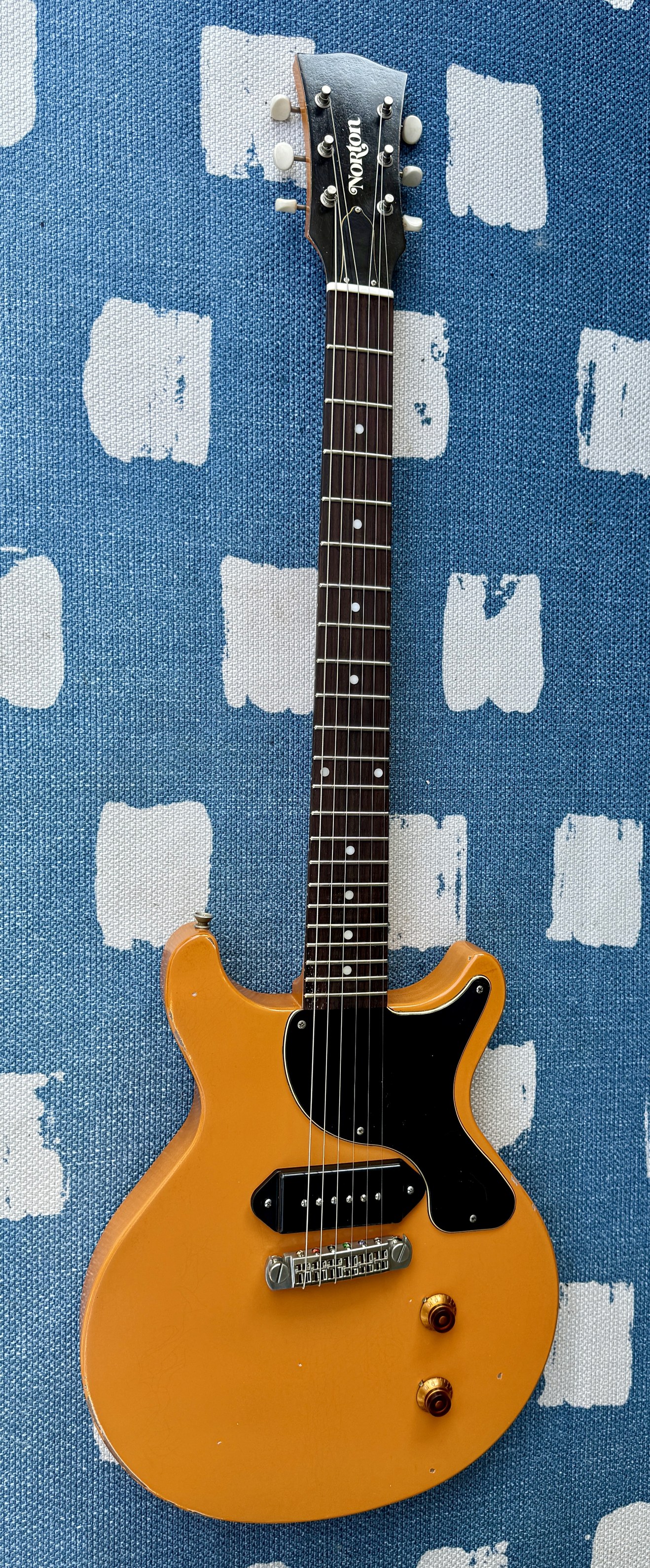 Norton Electric DC9 Les Paul Jr. - Capri Orange