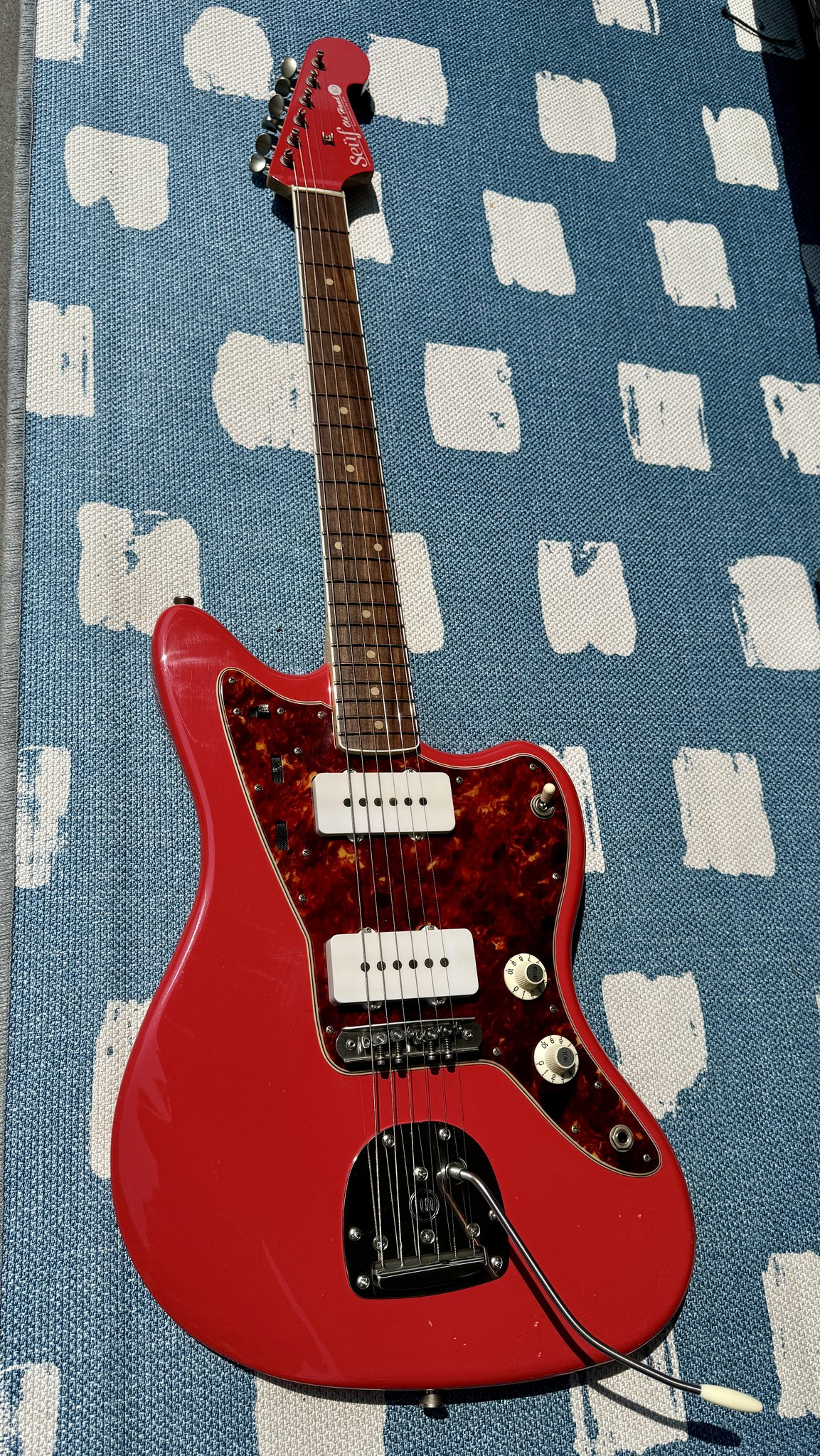 Seüf Guitars Old Hand 10 (OH-10) Offset Style - Fiesta Red