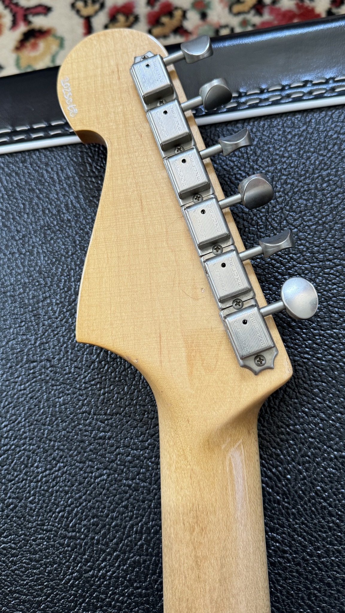 Seüf Guitars Old Hand 10 (OH-10) Offset Style - Fiesta Red