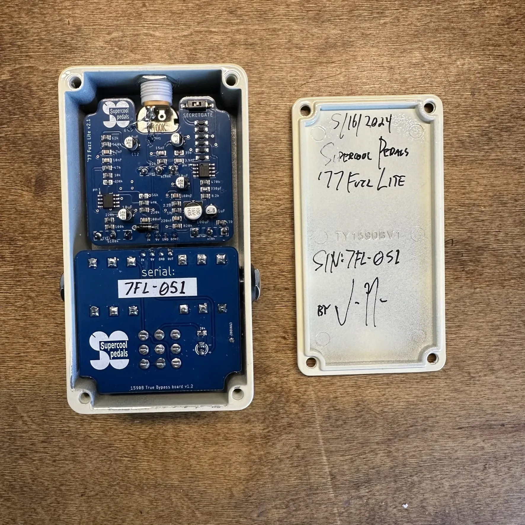 Supercool Pedals ’77 Fuzz Lite