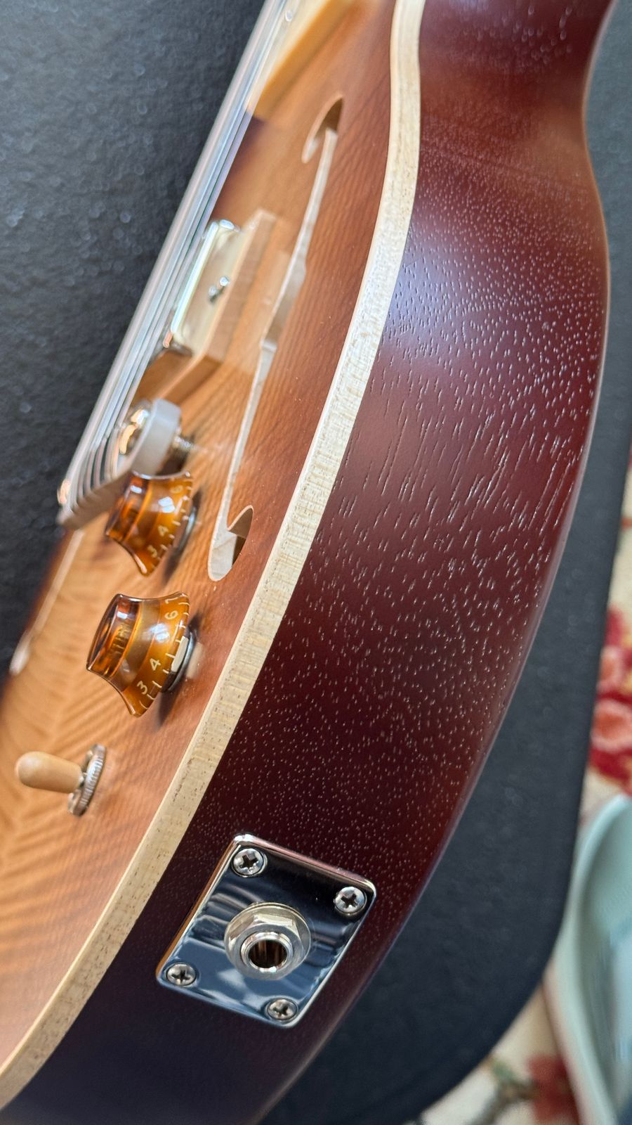 Fibenare Single-Cut Montreux Semi-Hollowbody Rahan