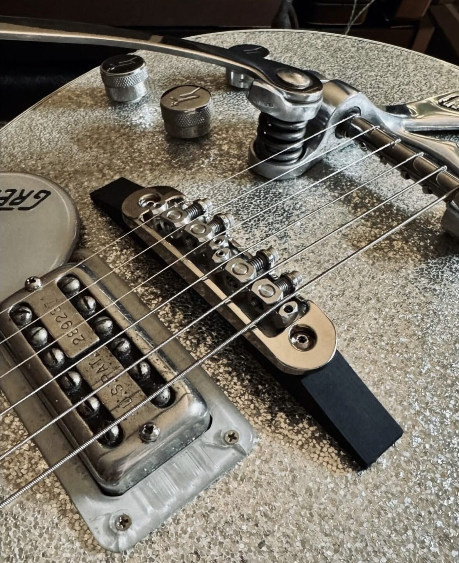 Mastery M10.2G Archtop Bridge - Gold