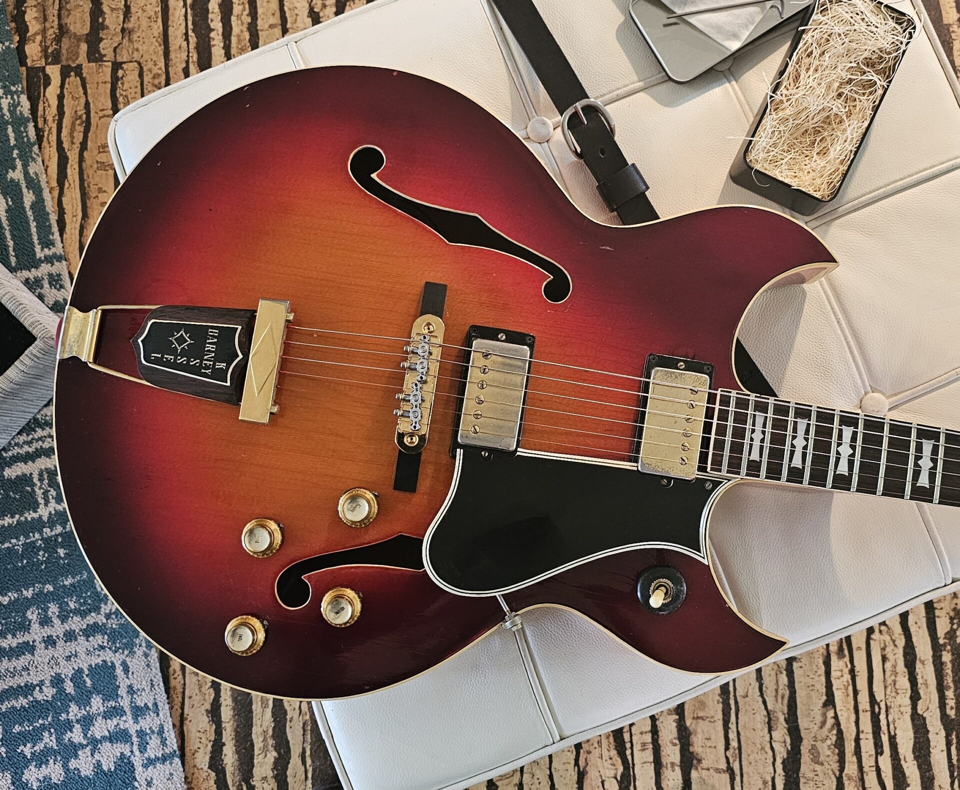 Mastery M10.2G Archtop Bridge - Gold