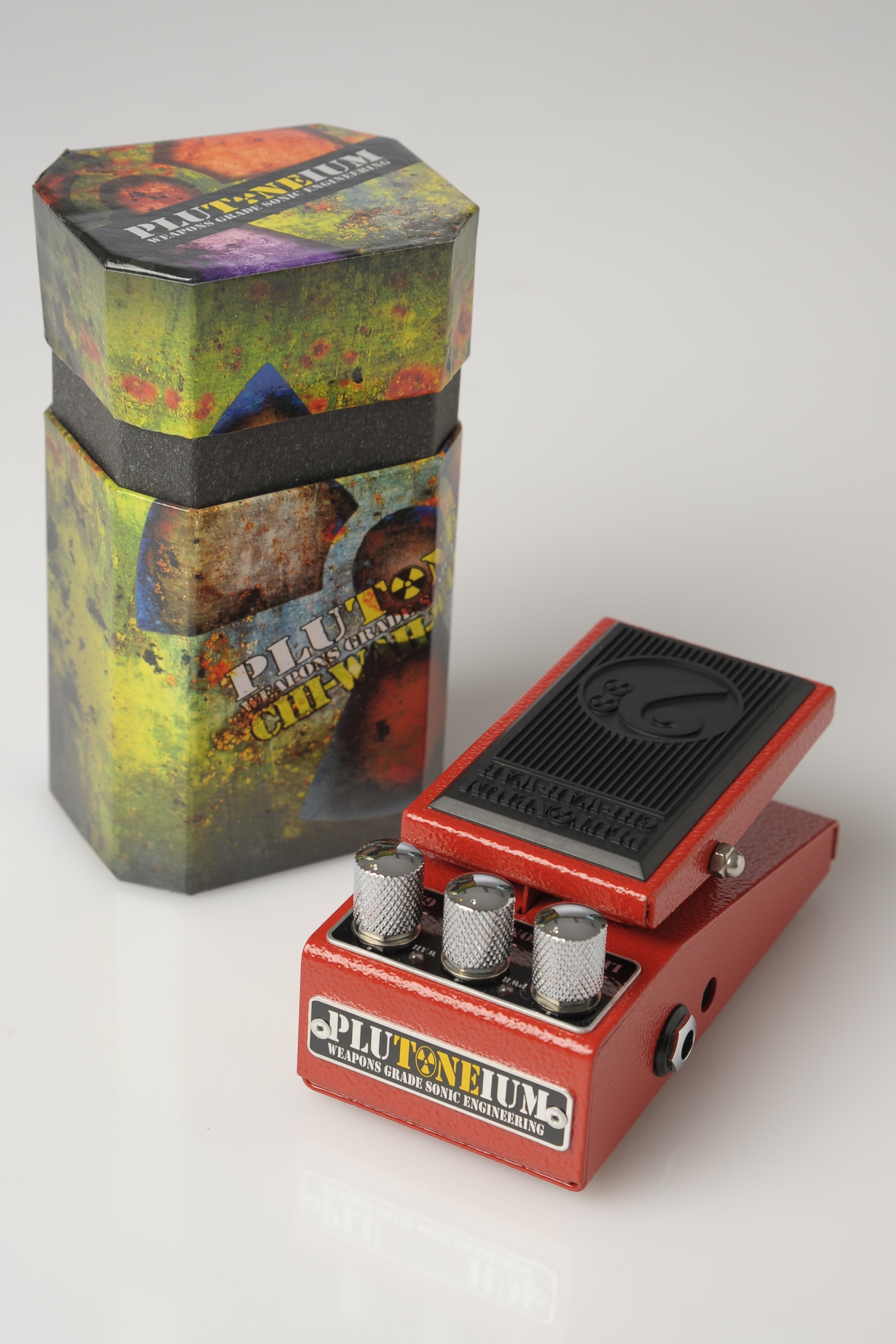 Plutoneium Chi-Wah-Wah Bass