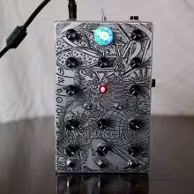 Triode Pedals Astrolāb Drone Synthesizer with Tube filter